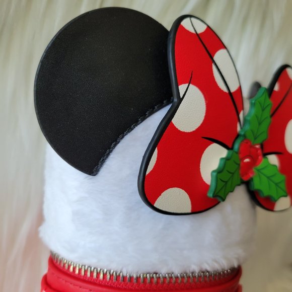 Loungefly Minnie Mouse Stocking Crossbody Bag - Picture 7 of 13